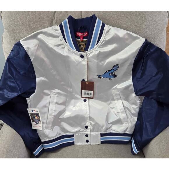 NWT Women's White Philadelphia Phillies Cropped Satin Full-Snap Jacket - Picture 3 of 9